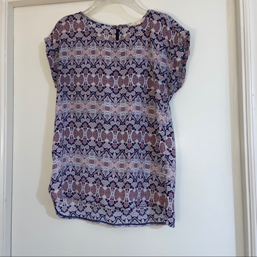 women’s shirt